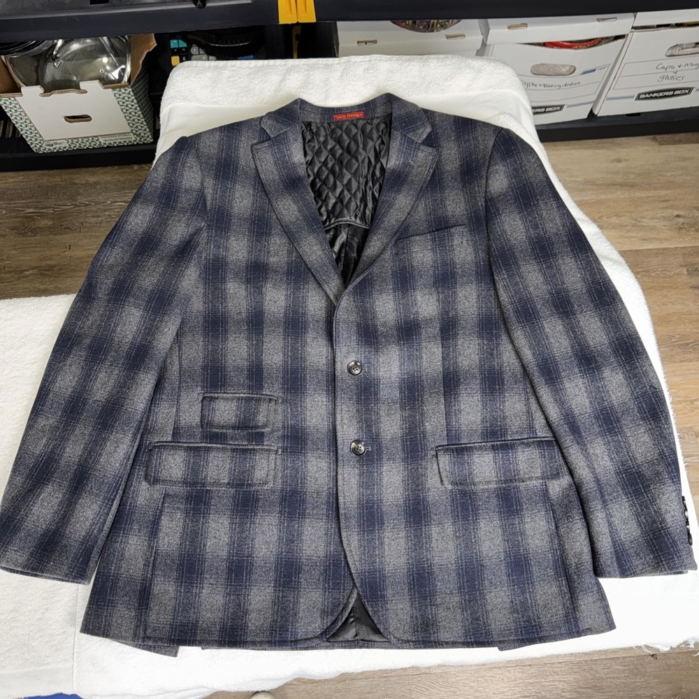 Mantoni Milan Italy Men's Wool Polyester Blazer Coat  Size 44R Blue Grey Plaid